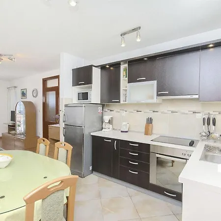 Appartement Jela *